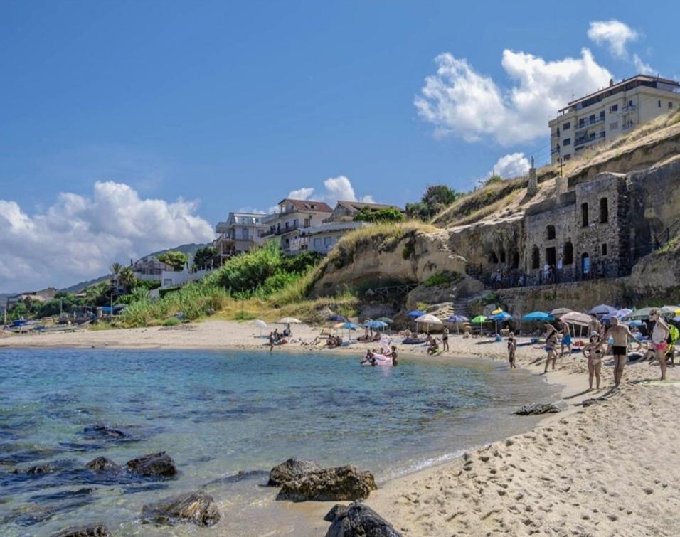 Casa Di Giorgio-Fronte Spiaggia ピッツォ エクステリア 写真