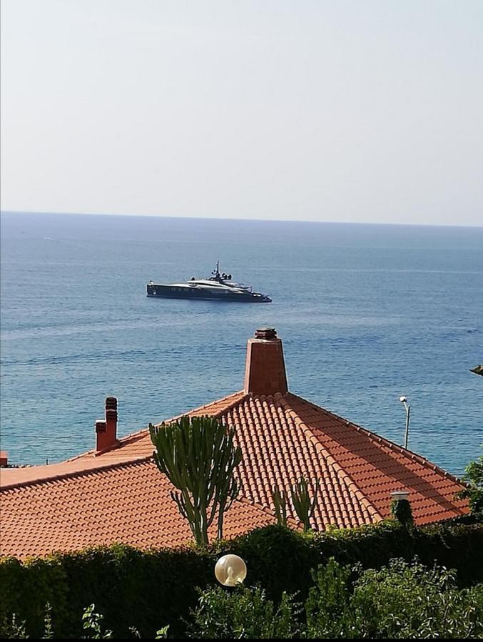 Casa Di Giorgio-Fronte Spiaggia ピッツォ エクステリア 写真