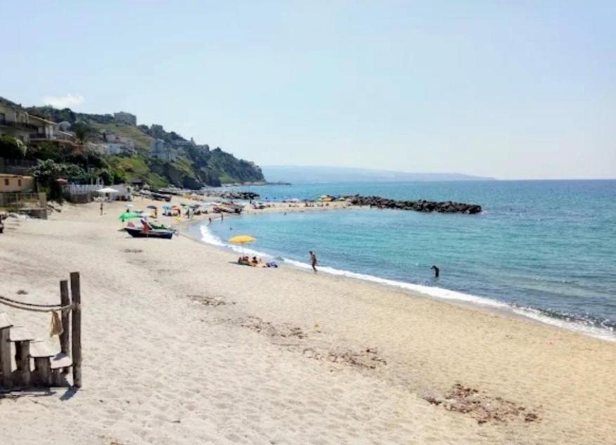 Casa Di Giorgio-Fronte Spiaggia ピッツォ エクステリア 写真