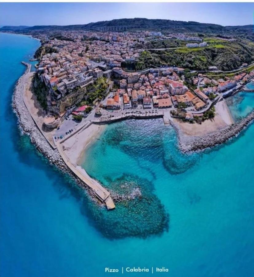 Casa Di Giorgio-Fronte Spiaggia ピッツォ エクステリア 写真